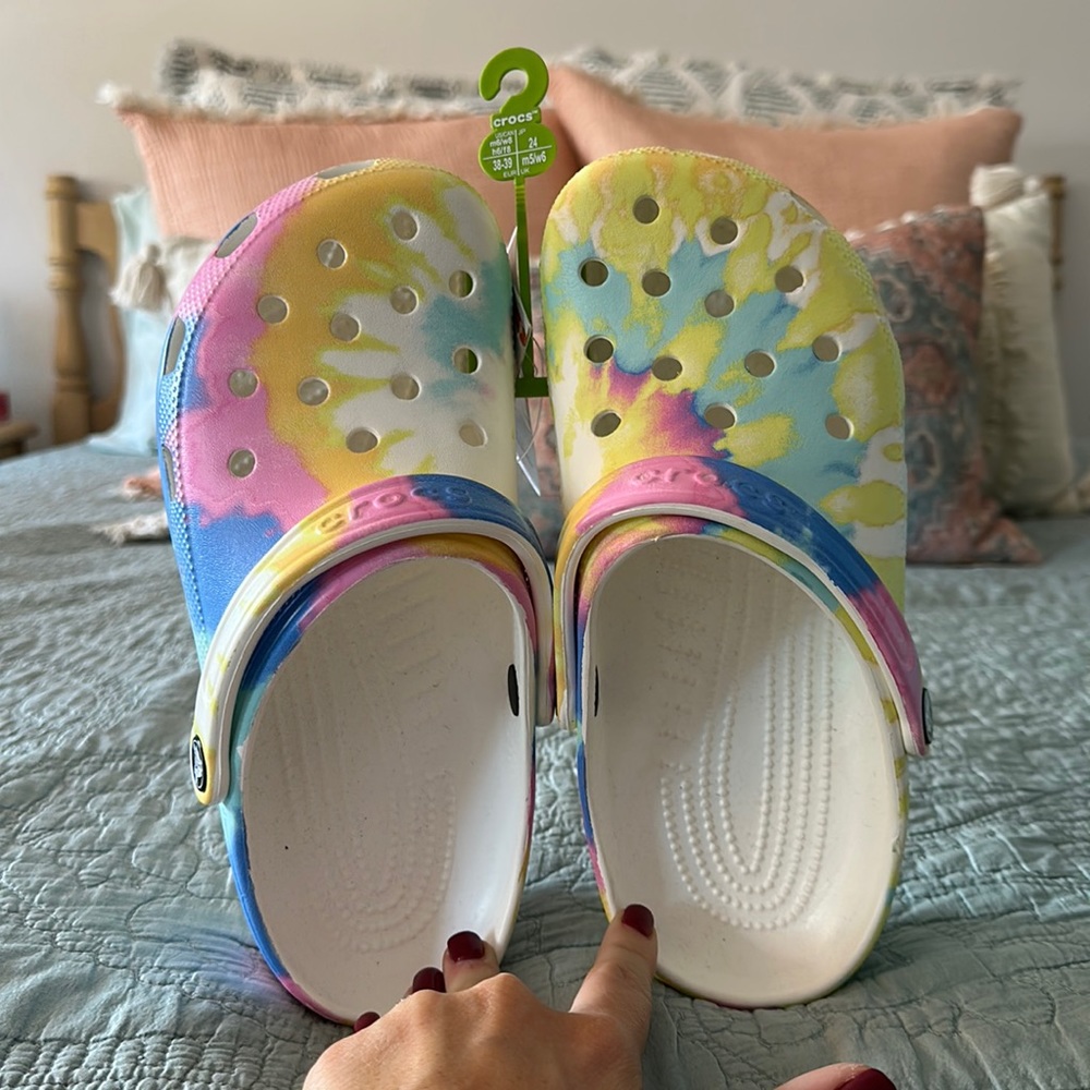 Women’s Tie-Dye Crocs *BRAND NEW*